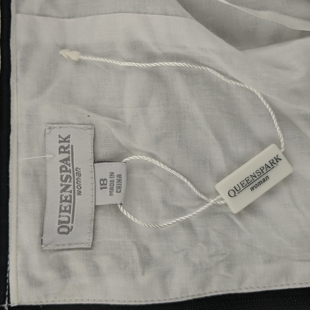 Queenspark Top Size 18 Black White Stripe Tie-up Halterneck Buttons Zip-up Back - Picture 6 of 9